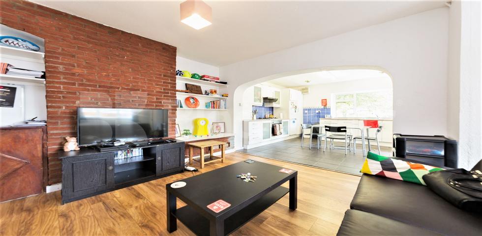 Stunning Family Home in White City Sawley Road , Shepherds Bush